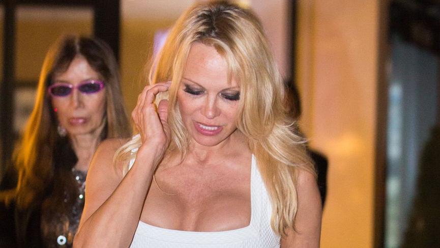 Pamela Anderson, Jon Peters ile evlendi