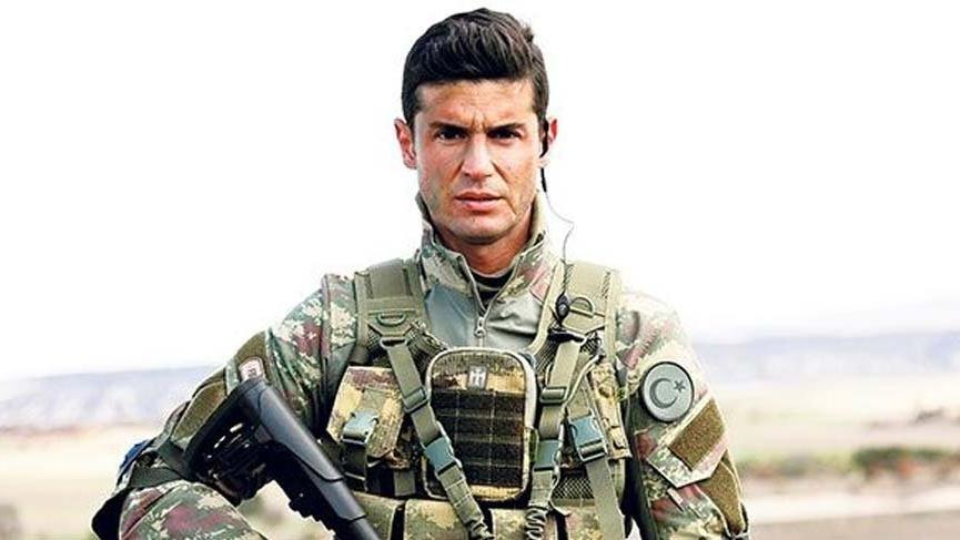 Berk Oktay İstanbul’a geldi alışveriş yaptı