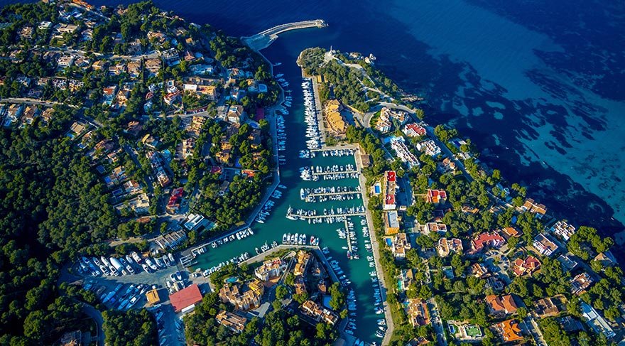 Köklü bir tarihe sahip Mallorca Adası, tarihte 300 yıl boyunca Müslüman egemenliğinde kalmıştı.