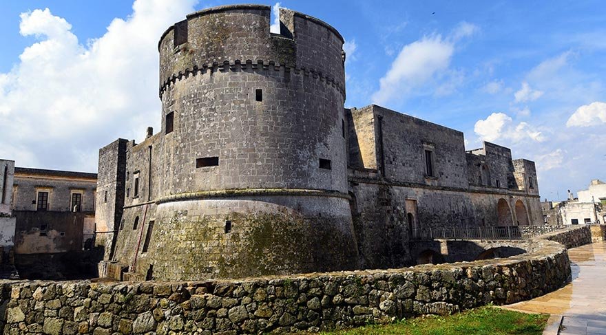 Gallipoli, Yunanca da Kallipolis yani 'güzel şehir' anlamına geliyor.