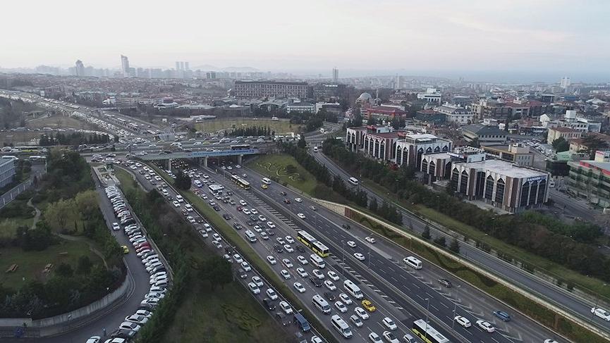Okullar açıldı, trafik yoğunluğu arttı