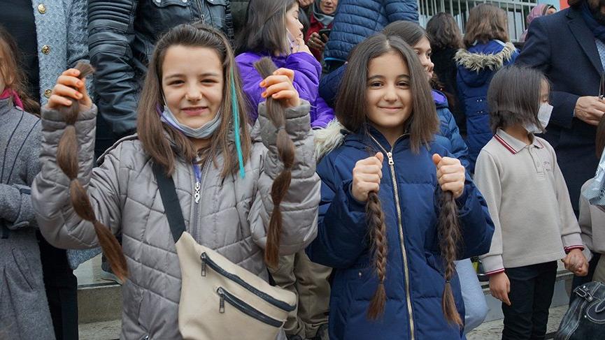 Kanser hastaları için saçlarını bağışladılar