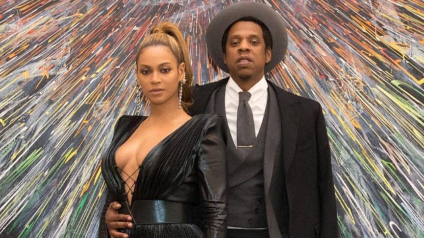 Jay-Z ulusal marş çalarken ayağa kalkmamalarını savundu ‘Protesto amaçlı değil’ dedi