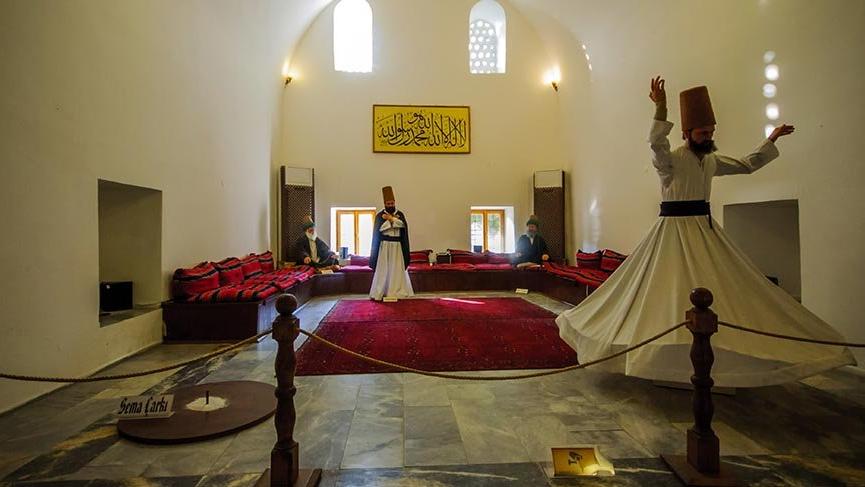 Spil Dağı’nın eteklerindeki Manisa Mevlevihanesi