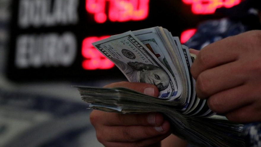 Vatandaşların dolar birikimleri yine azaldı