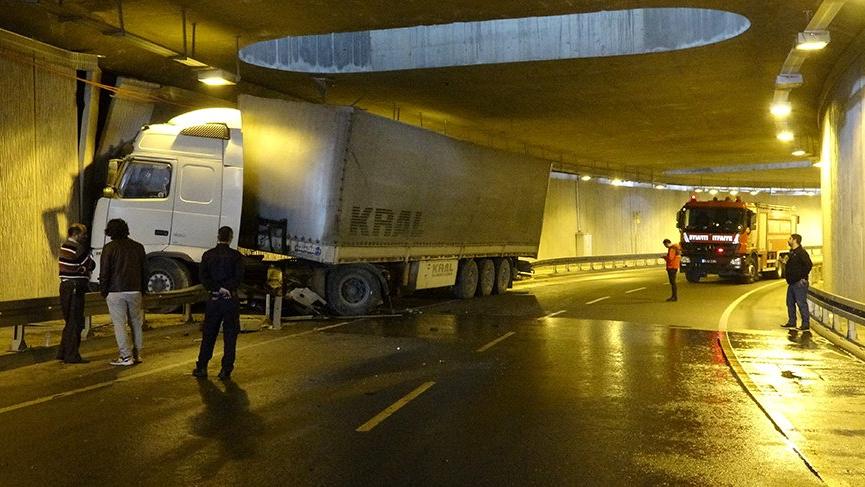 Sancaktepe’de feci kaza! Tünelde kontrolden çıktı