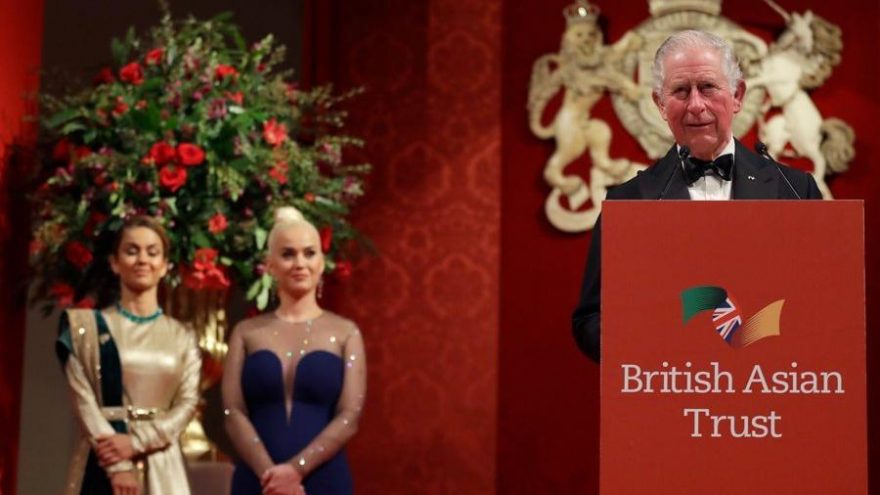 Prens Charles, Katy Perry’den bitkilerine şarkı söylemesini istemiş