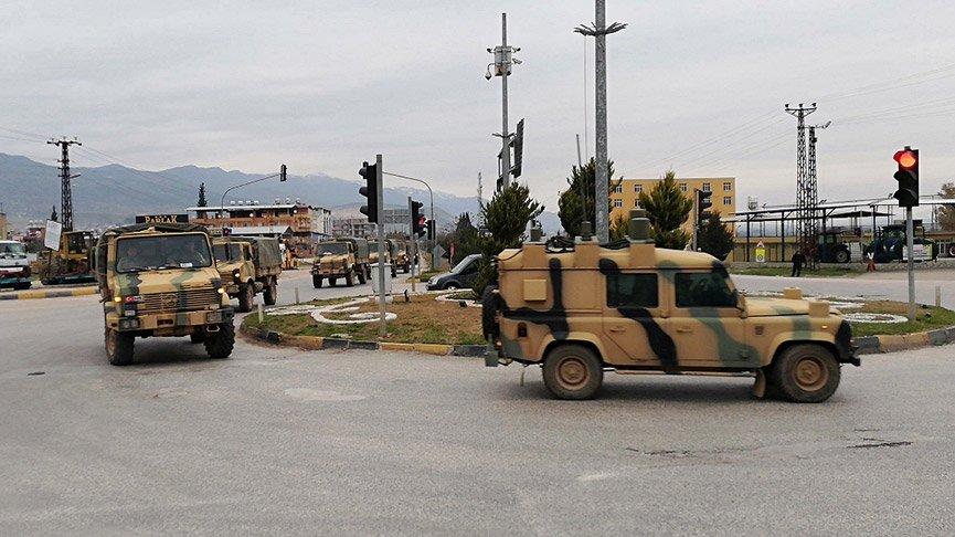 Suriye sınırına çok sayıda komando ve mühimmat gönderildi!