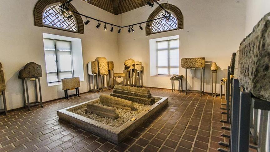 İnce Minareli Medrese ile Taş ve Ahşap Eserler Müzesi
