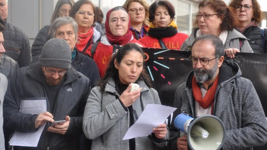 Dikili ve Bergama demokrasi güçleri, Hakan Koştu’yu protesto etti