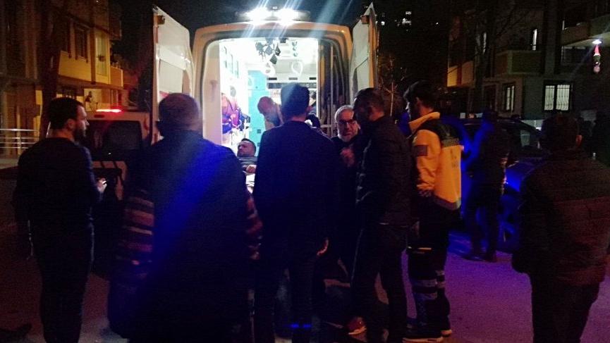 Beylikdüzü’nde sokak ortasında bir kişiye ve aracına silahlı saldırı!