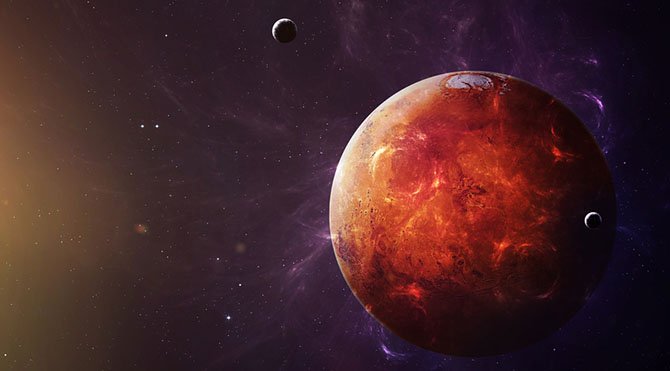 Savaş ve mücadele gezegeni Mars, Oğlak burcunda yücelir. Mars gibi kas ve fiziksel gücü temsil eden bir gezegen Oğlak gibi düzen bir disiplini seven bir burca girdiğinde kişi bir asker ve bir ordu gibi güç kazanır.