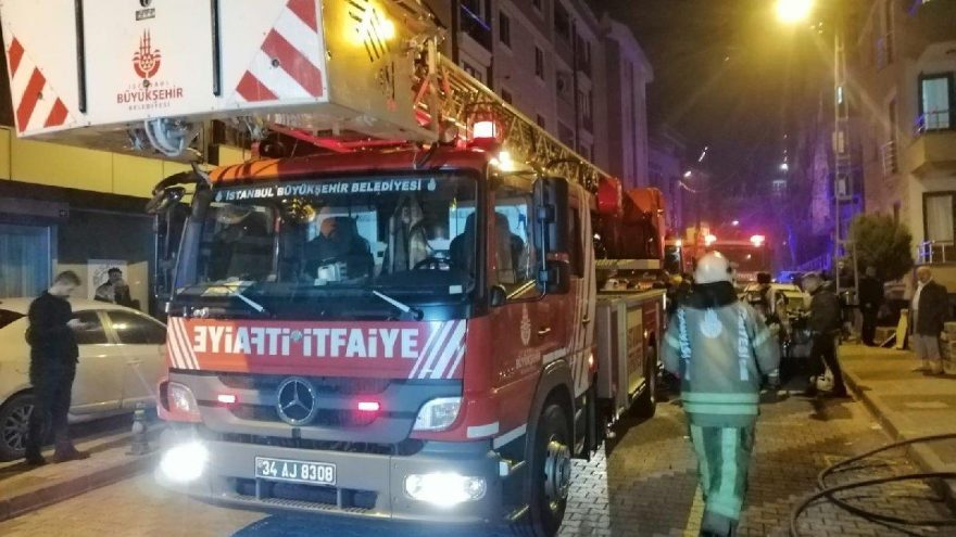 İstanbul'da korkutan yangın! Sokağa döküldüler - Son ...
