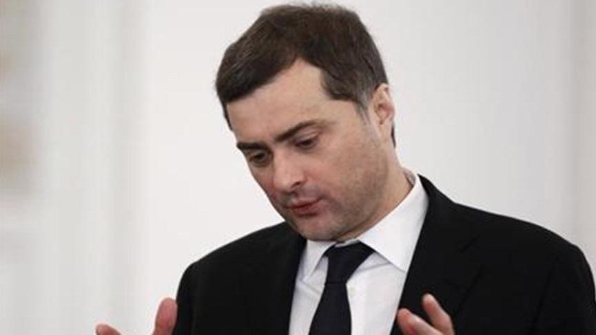 Putin, Surkov’u görevden aldı!
