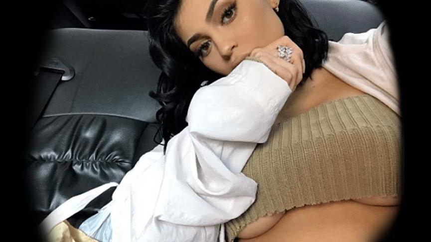 Kylie Jenner 1 milyon dolarlık çanta odasını gösterdi