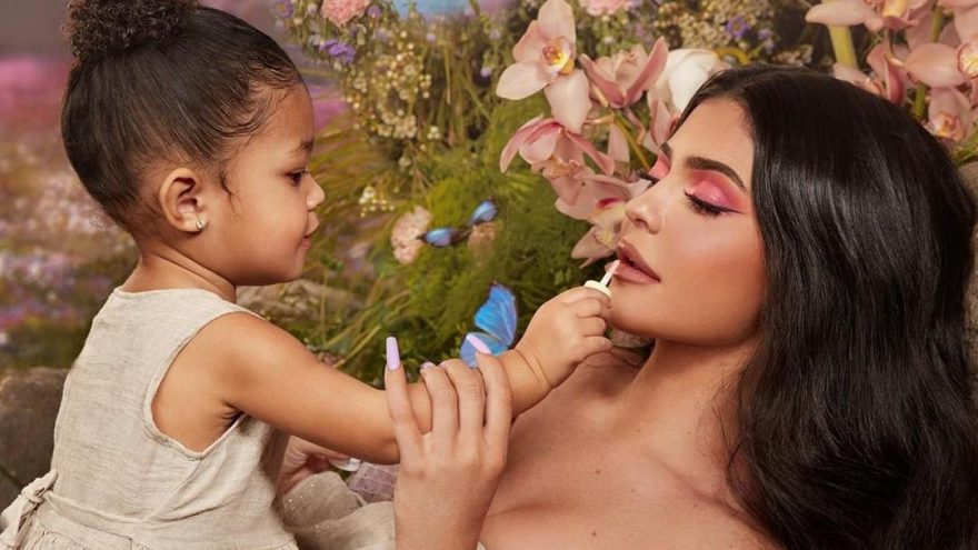 Kylie Jenner kızı Stormi’nin adını markalaştırmak isterken reddedildi