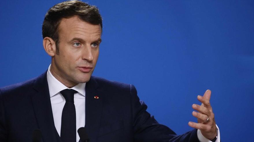 Macron, Diyanet’in hesaplarını kapattı