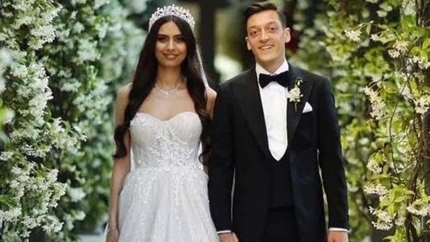 Mesut Özil ve Amine Gülşe bebek bekliyor