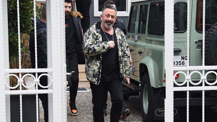 Cem Yılmaz’dan evlilik makarası!