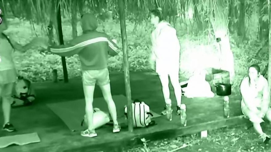 Survivor’da Ünlüler takımı karıştı! Derya ile Aycan arasında küfürlü tartışma!