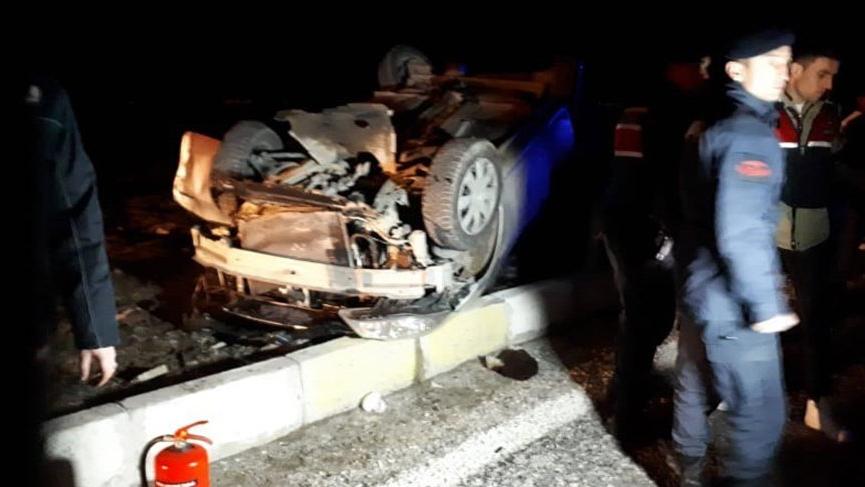 Yolcu otobüsü ile otomobil çarpıştı! Ölü ve yaralılar var