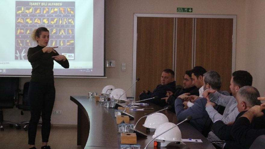Şehir hatlarında işaret diliyle iletişim başlıyor