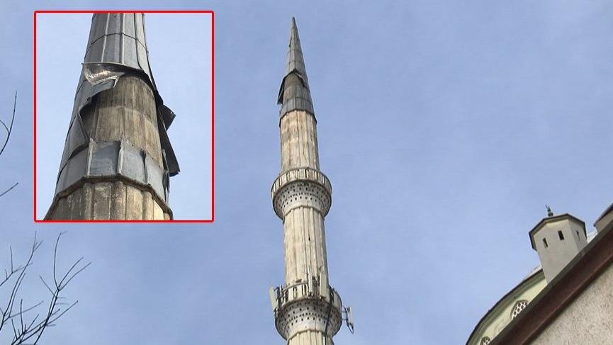 İstanbul’da fırtına! Minare bu hale geldi