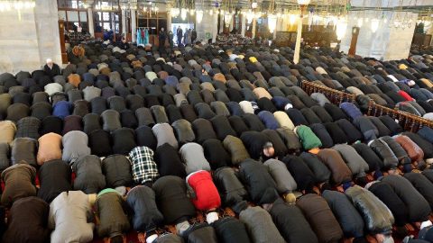 En anlamlı kandil mesajları: Regaip Kandili mesajları ile sevdiklerinize iyi dileklerinizi gönderin…