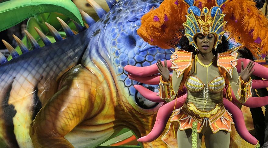 Brezilya’nın en büyük ikinci festivali olan Sao Paulo Karnavalı, bu yıl da coşku içinde geçiyor.