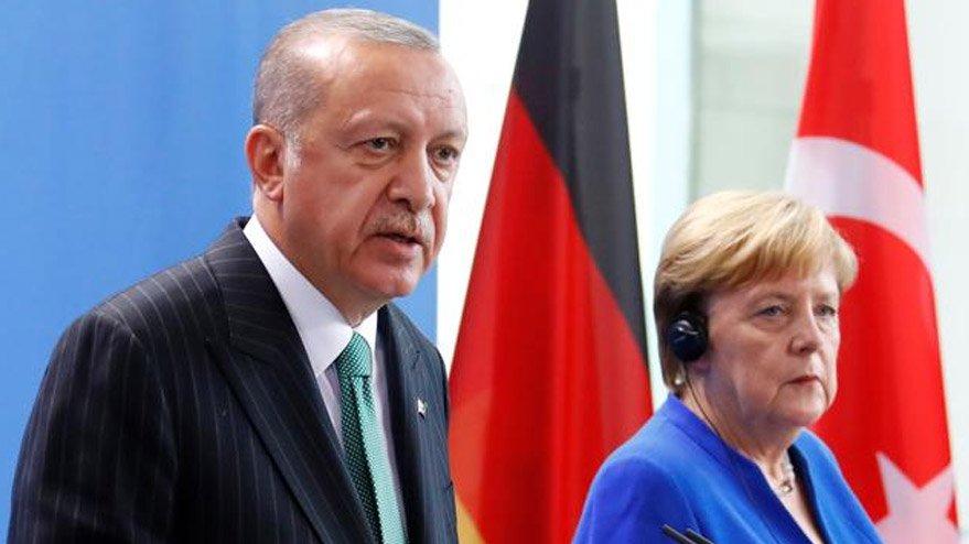 Erdoğan’la görüşen Merkel, İdlib saldırısını kınadı!