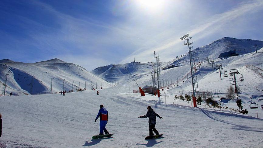 Sınır kapıları kapandı, Palandöken’de pistler boş kaldı