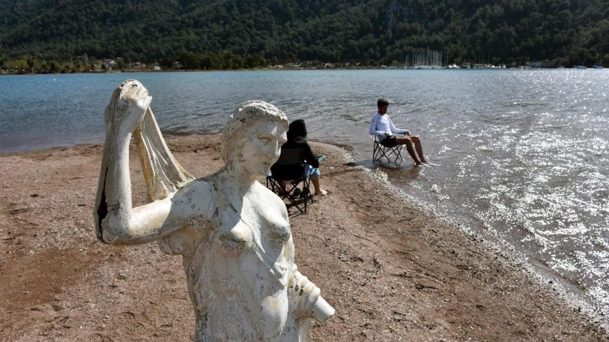 Prenses heykelinin bakımsız hali yürek burkuyor