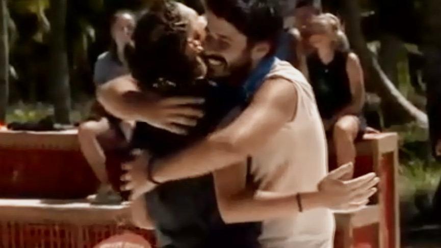 Tayfun sarılmaya doyamadı! Survivor’da samimi anlar…