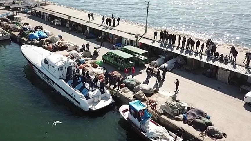 Silivri açıklarında lüks bir yat, yanarak ile ilgili görsel sonucu