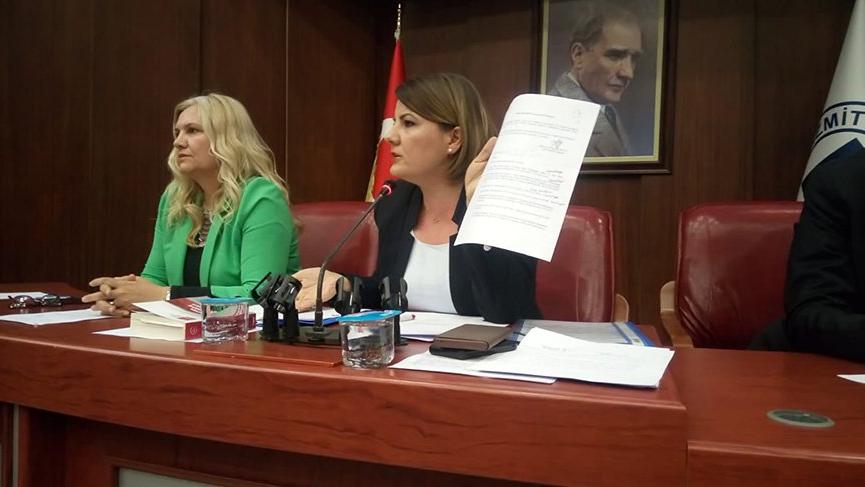 Izmit Belediye Meclisi Nde Tartisma Chp Li Baskan Cileden Cikti Guncel Haberler