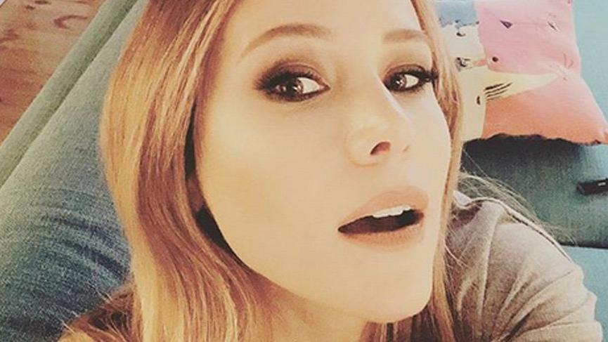 Burçin’den yeni yaş selfiesi