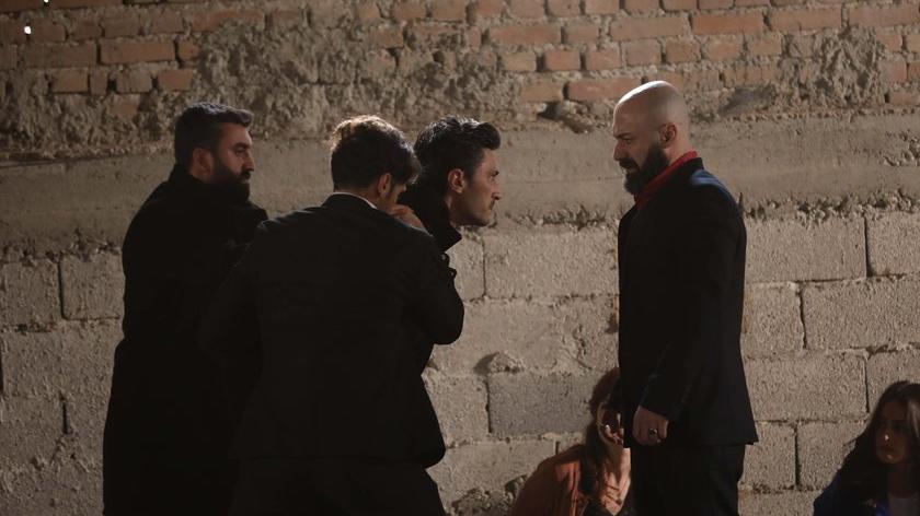 Ramo 10. yeni bölüm fragmanı yayınlandı! Rehinelerin hayatı pazarlığa bağlı! (Ramo 9. son bölüm izle)