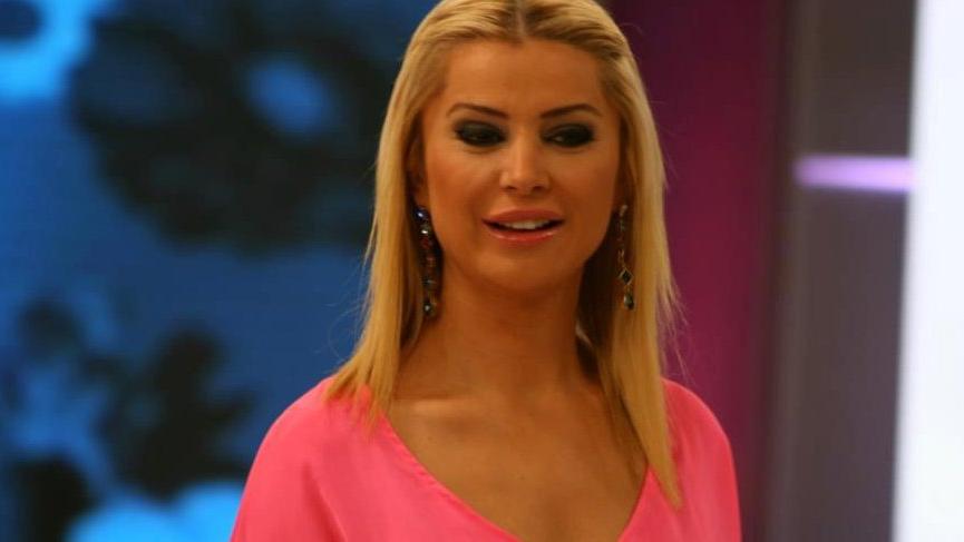 Şarkıcı Songül Karlı hastaneye kaldırıldı