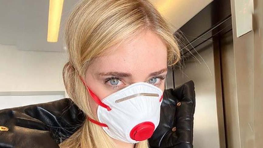 Chiara Ferragni İtalya’da corona virüsünün hızla arttığını, böyle giderse hasta seçmeye başlanacağını belirtti