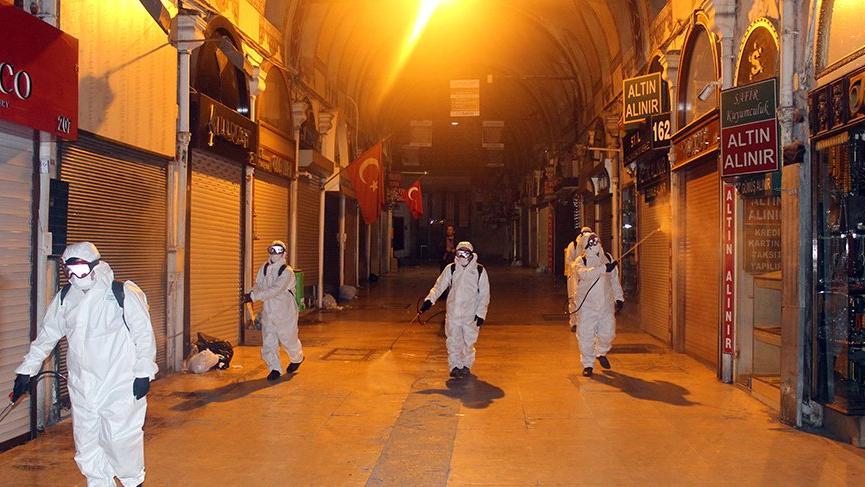 Tarihi Kapalıçarşı korona virüsüne karşı dezenfekte edildi