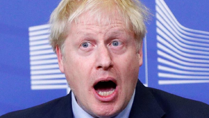 Boris’ten tepki çeken corona planı: Herkese kontrollü bulaşmalı
