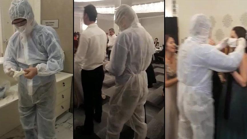 Nişanlanan çifte takı yerine maske