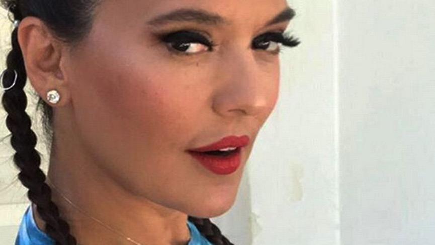 Demet Akalın’dan ‘Hayatı Durdurun’ çağrısı