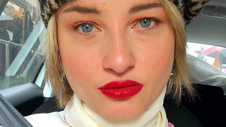 Güliz Ayla’ya çirkin soru: Striptiz videolarını…