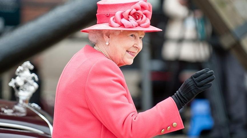 Buckingham Sarayı ‘Kraliçe sarayı terketti’ haberlerine yalanlama