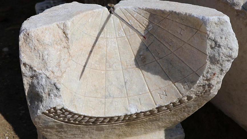 Laodikya’da modern saatlerin atası, 2 bin yıllık saat bulundu