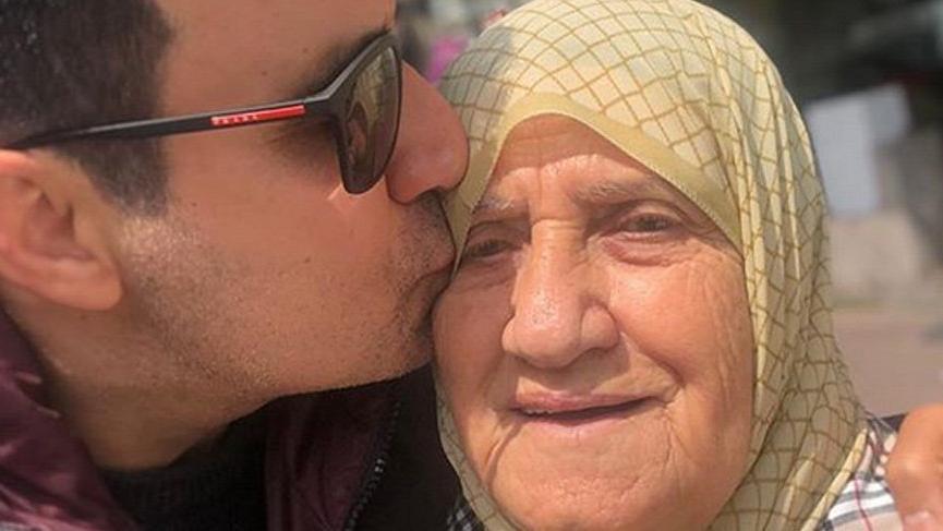 Emrah’tan annesine: Seni ayakta alkışlıyorum