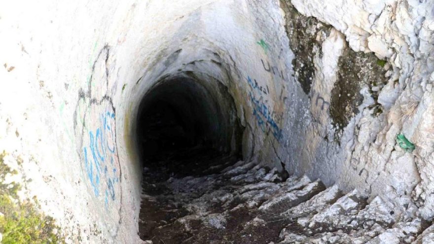 Esrarengiz yeraltı tüneli gizemini koruyor