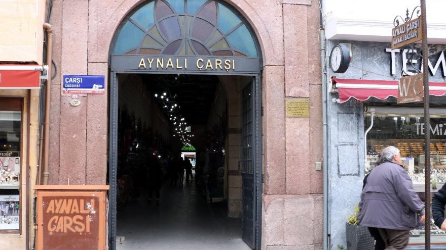 Çanakkale’nin simgesi Aynalı Çarşı, corona virüs nedeniyle boş kaldı