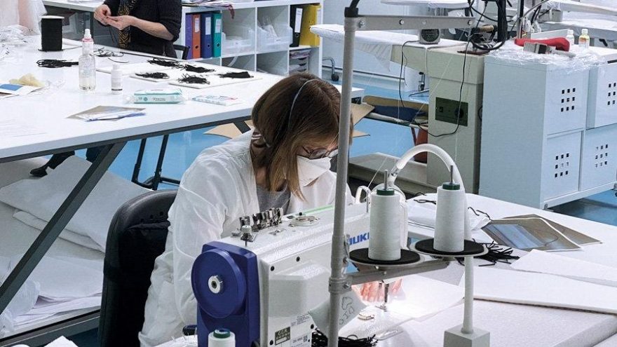 Dior, maske üretebilmek için atölyelerini açtı